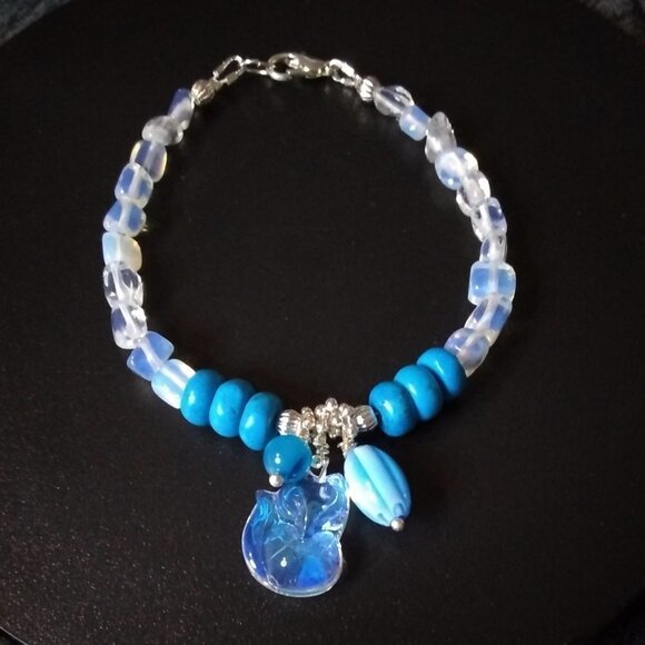 Pet Lovers - Fox Pom Cat!!! Stunning Iridescent Opalite + Blue Howlite Bracelet - Picture 5 of 10